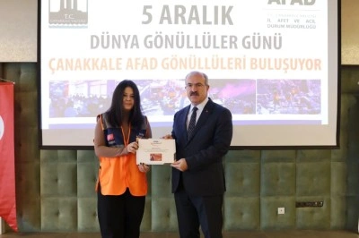 Çanakkale’de AFAD gönüllülerine kimlik kartları teslim edildi