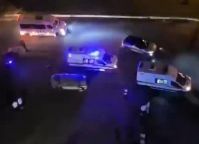 &Ccedil;arpışan İki Otomobil Devrildi, 2 Kişi Yaralandı
