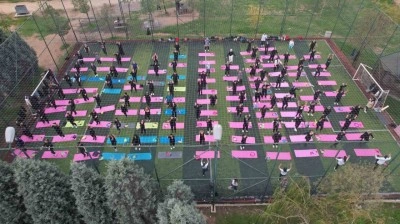 &Ccedil;ayırova&rsquo;da ev hanımları "Matını Al Gel" etkinliğinde buluştu