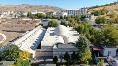 &Ccedil;ermik Kaplıcaları T&uuml;rkiye&rsquo;nin D&ouml;rt Bir Yanından Ziyaret&ccedil;i &Ccedil;ekiyor