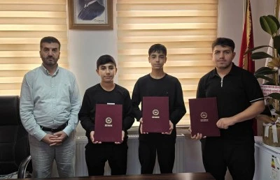 &Ccedil;ermik&rsquo;te 3 &ouml;ğrenci hafız oldu