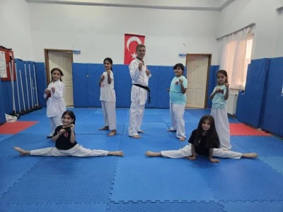 &Ccedil;ermik&rsquo;te Karate Kurslarına Yoğun İlgi