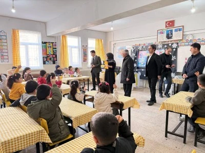 &Ccedil;ermik&rsquo;te Karne Sevinci: &Ouml;ğrenciler Yarıyıl Tatiline Girdi