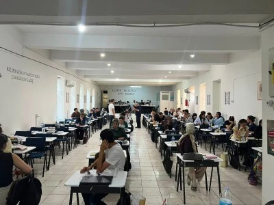 &Ccedil;ermik&rsquo;te &ouml;ğrencilerin sınav mesaisi Et&uuml;t Merkezi&rsquo;nde s&uuml;r&uuml;yor