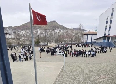 &Ccedil;ermik&rsquo;te Okullarda Deprem Tatbikatı