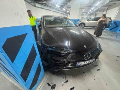 7 milyonluk aracı hurdaya çevirdi