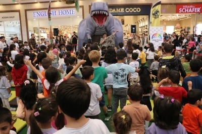 Ceylan Karavil Park’ta Çocuklar Tarih Öncesi Dünyaya Yolculuk Yaptı