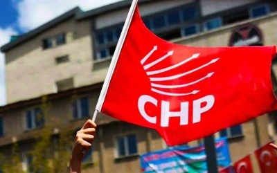CHP'de istifa depremi