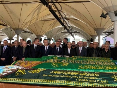 CHP Genel Başkanı &Ouml;zel, 27. D&ouml;nem Milletvekili Turan Aydoğan&rsquo;ın annesinin cenazesine katıldı