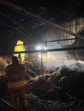 Çiftlikte çıkan yangında alevlere teslim oldu