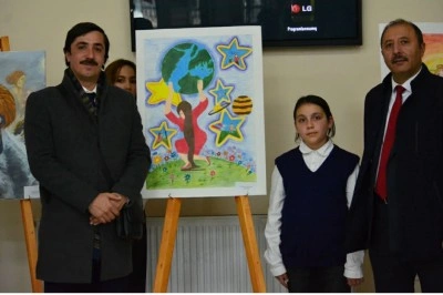 &Ccedil;ıldırlı &ouml;ğrenci &rsquo;Ailede Kadın&rsquo; temalı yarışmada birinci oldu