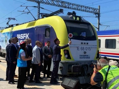 İlk yük treni Türkiye’ye ulaştı