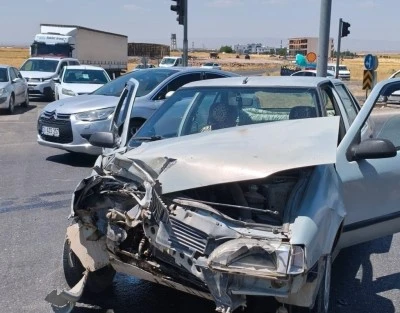 &Ccedil;ınar &Ccedil;evre Yolunda Trafik Kazası: 1 Kişi Yaralandı