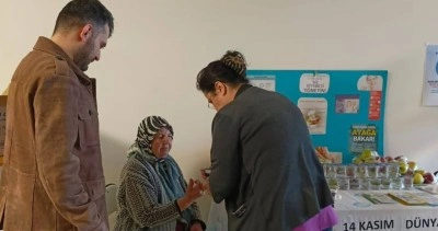 &Ccedil;ine&rsquo;de diyabet farkındalığı i&ccedil;in kan şekeri &ouml;l&ccedil;&uuml;ld&uuml;