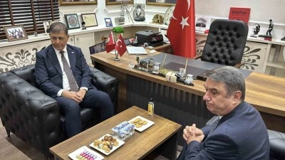 &rsquo;&Ccedil;ıplak ayak&rsquo; eylemine Başkan Cemil Tugay&rsquo;dan yanıt