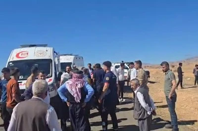 Cizre Bozalan Köyü’nde Otomobil ile Hafif Ticari Araç Çarpıştı: 8 Yaralı