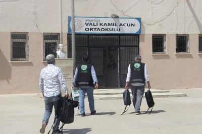 Cizre'de Umut Kervanı’ndan Yüzlerce Öğrenciye Kırtasiye Yardımı