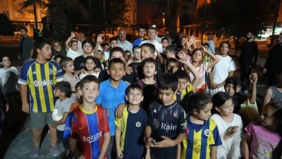 &Ccedil;ocukların futbol sahası hayali ger&ccedil;ek oldu