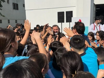 &Ccedil;ocukların ilk g&uuml;n heyecanına Mehmet Cansız da ortak oldu