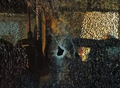 &Ccedil;ok sayıda yolcunun bulunduğu otob&uuml;se silahlı saldırı anı kamerada