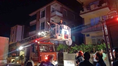 Apartman dairesindeki yangın paniğe yol açtı