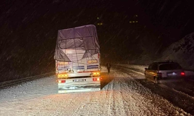 &Ccedil;orum&rsquo;da kar yağışı etkili oluyor

