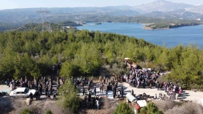 Çukurova çiftçileri yağmur duasına çıktı