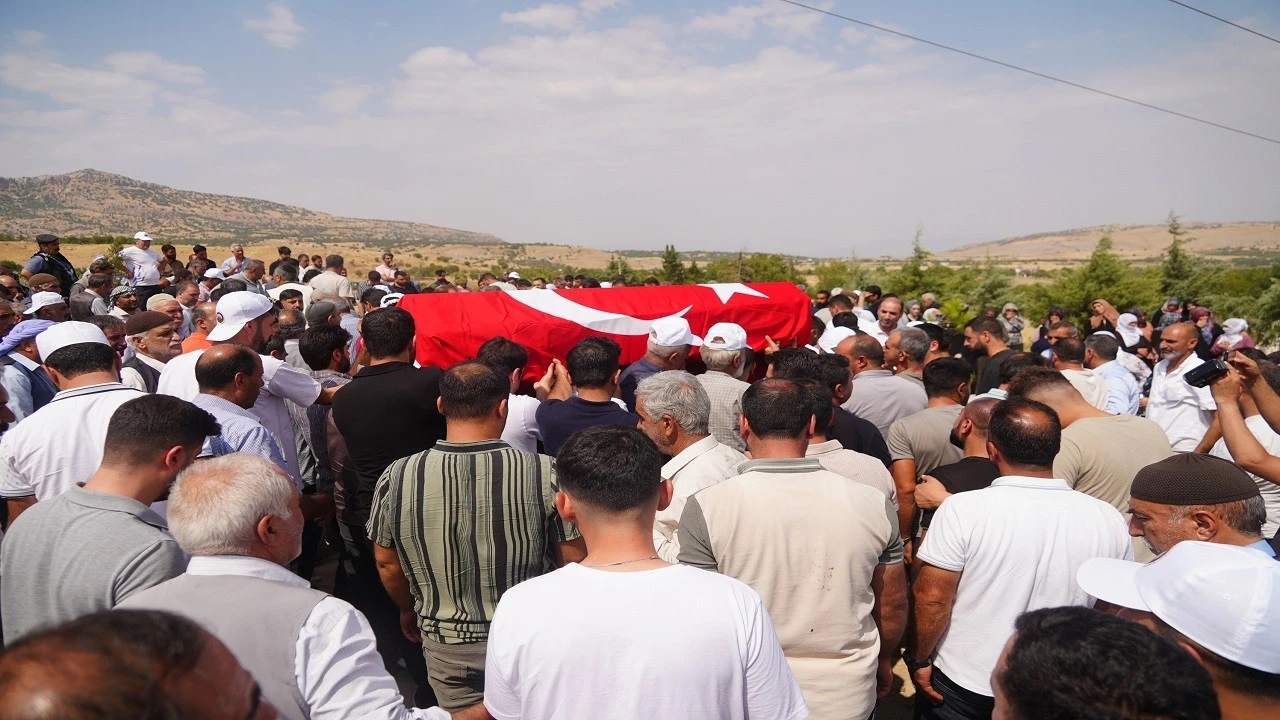 Cumhurbaşkanı Erdoğan’dan Şehit İtfaiyeci Haydar Öz’ün Ailesine Taziye Mesajı