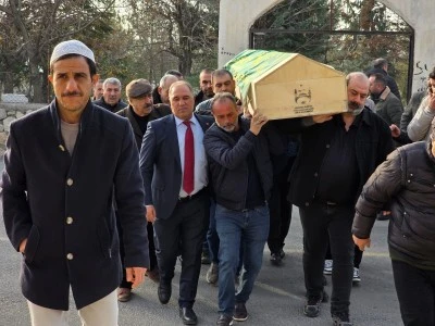 Cumhurbaşkanı Erdoğan&rsquo;ın &Ouml;ğretmeni Erg&uuml;n S&ouml;nmez Hayatını Kaybetti