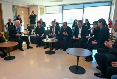 Cumhurbaşkanı Yardımcısı Yılmaz, Sırrı Süreyya Önder’in ailesine taziye ziyaretinde bulundu