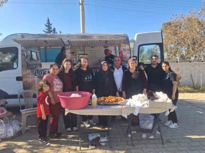 Cumhuriyet Bayramı&rsquo;nda &ccedil;ocuklara lokma hayrı