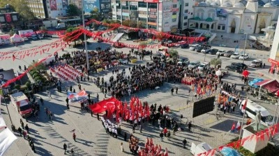 Cumhuriyetin 102. yılında Esenyurt&rsquo;ta g&ouml;rkemli kutlama