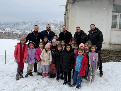 &Ccedil;&uuml;ng&uuml;ş&rsquo;te &Ccedil;ocuklara Eğitim ve Giyim Desteği