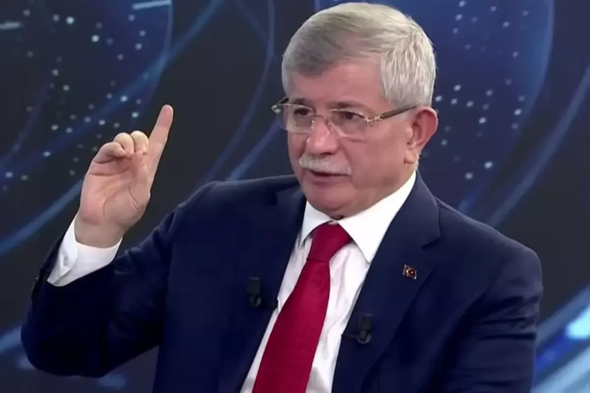 Davutoğlu Bombayı Patlattı: &ldquo;D&ouml;rt Parti Birleşebilir!&rdquo;