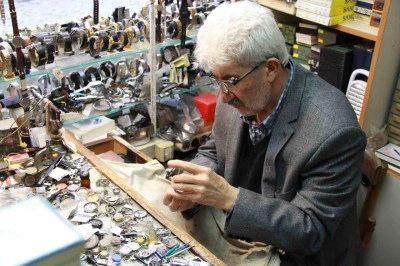 Dedesinden ve babasından kalan mirası yaşatıyor