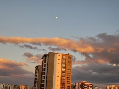 Değişken Hava Semaları süslüyor