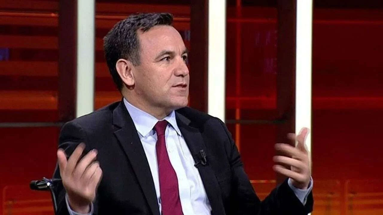 Deniz Zeyrek, Mehmet Akif Ersoy ger&ccedil;eğini a&ccedil;ıkladı