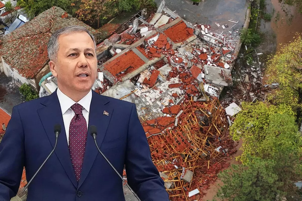 Depremin vurduğu Sındırgı'da son durum! Bakan Yerlikaya ilçe merkezinden anlattı