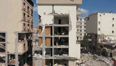 Depremin yıktığı Nurdağı k&uuml;llerinden doğdu