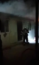 Depremzede ailenin yaşadığı konteynerde yangın