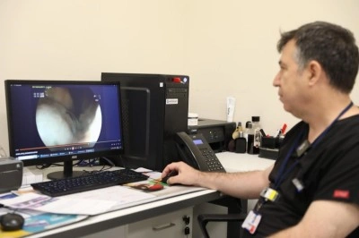 Dev Mide Tümörü Endoskopik Yöntemle Çıkarıldı