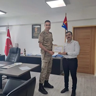 Dicle Kaymakamından Jandarma Personeline Başarı Belgesi