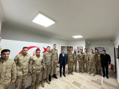 Dicle Kaymakamı Mustafa Atış, Mehmet&ccedil;iklerle İftar Yaptı