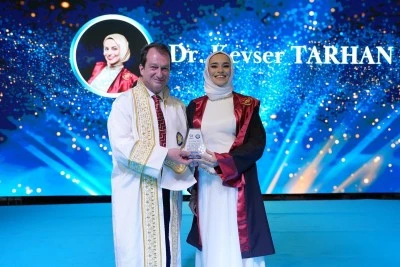 Dicle Tıp'ın Mezuniyetinde Filistin Mesajı Duygulandırdı