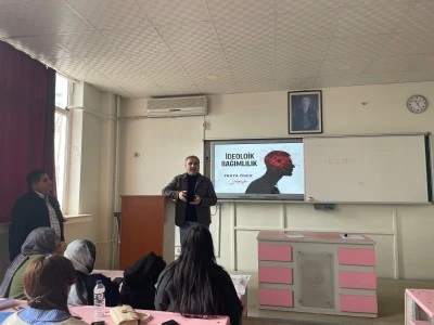 Dicle &Uuml;niversitesi&rsquo;nde &ldquo;İdeoloji Bağımlılığı ve İnsan Hakları&rdquo; Konferansı
