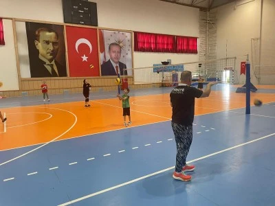 Dicle &Uuml;niversitesi'nde Yaz Tatili Sporla Değerlendiriliyor