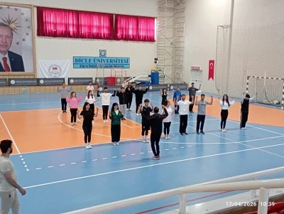 Dicle &Uuml;niversitesi&rsquo;nden Yaz D&ouml;nemine &Ouml;zel Spor Hamlesi