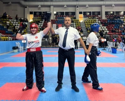 Dicle &Uuml;niversitesi &Ouml;ğrencisi Dilek Erol'dan Avrupa Yolunda B&uuml;y&uuml;k Başarı