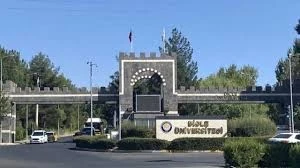Dicle &Uuml;niversitesi S&uuml;rekli Eğitimde B&ouml;lgenin Lokomotifi Oldu