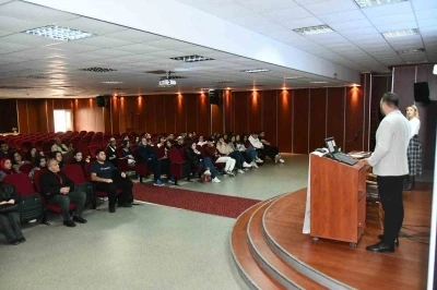 Öğrencilere yurtdışı ve kariyer fırsatları eğitimi verildi